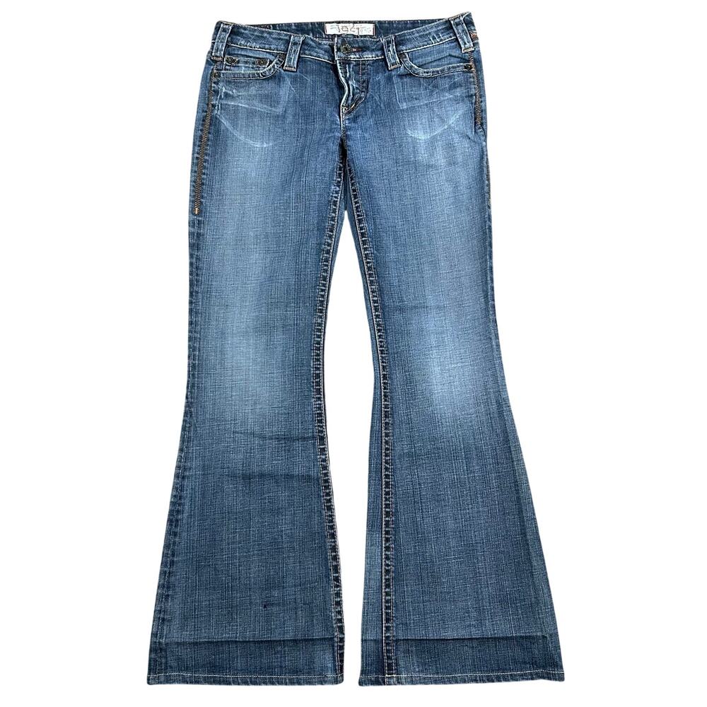 Vintage Y2K Low Rise Flare Jeans Women’s 31x32 Flat Pockets 10.5 Leg Opening